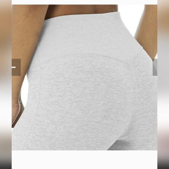 High-Waist Goddess Legging in velvety, plush Alosoft size small grey/zinc - Picture 2 of 12